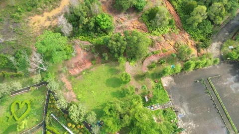 Sweeping aerial footage capturing a unique heart-shaped garden 動画素材 319459705