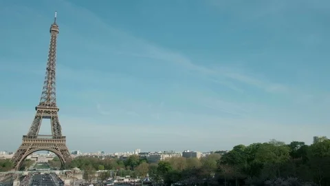 Sweeping Panoramic Pan Right View Eiffel Tower From Trocadero Sunny Day Paris Video stock 92152944