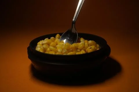 Sweet Corn : Corn kernels are small maize fruits containing a hard shell Foto stock