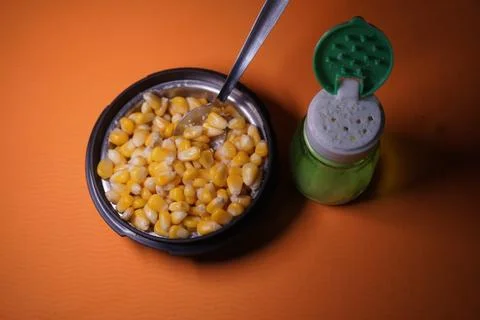 Sweet Corn : Corn kernels are small maize fruits containing a hard shell Foto stock