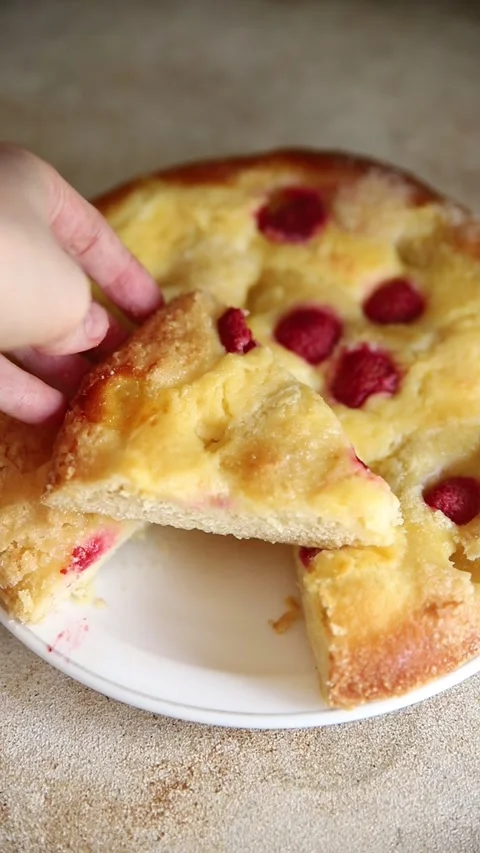 Sweet pie raspberry  frangipane dessert baking fresh delicious gourmet Stock Footage 314525195