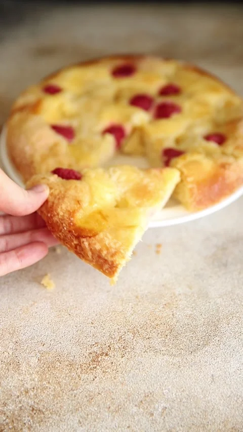 Sweet pie raspberry  frangipane dessert baking fresh delicious gourmet 库存影片 314525197