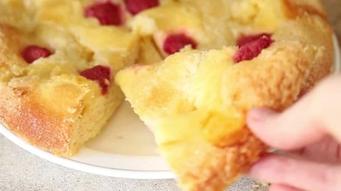 Sweet pie raspberry  frangipane dessert baking fresh delicious gourmet 库存影片 314525208