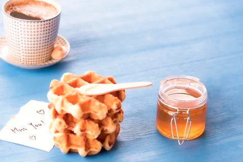 Sweet snack and a missing you note Stock Photos