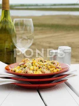 Sweetcorn and prawn salad with white wine Stock Photos