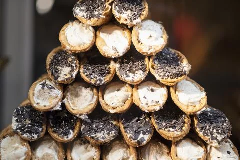 Sweets on display in a bakery Fotos de archivo
