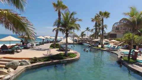 Swiming pool resort Stockbeeldmateriaal 166530782