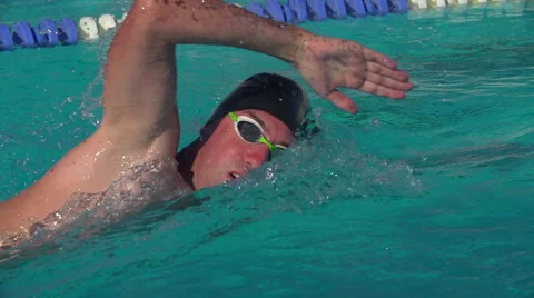 Swimmer performs the front crawl Vídeos de archivo 52728437