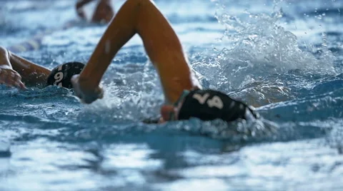 Swimmers - slow motion 库存影片 46065114