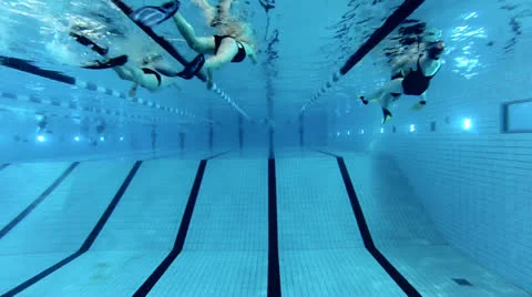 Swimming Видео 24362370