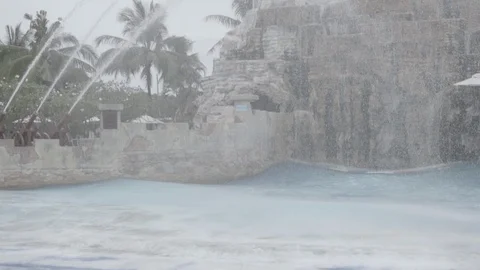 Swimming pool in the aqua park Video stock 93337574