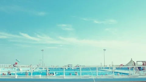 Swimming pool Video stock 77080181