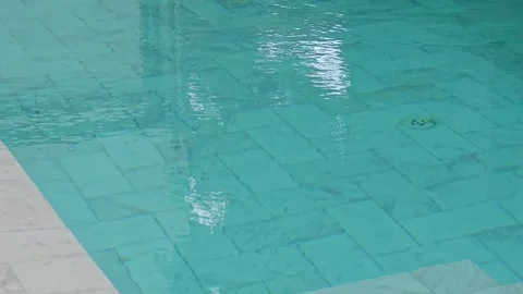 Swimming pool top view. Blue water pool in hotel. 库存影片 304437159