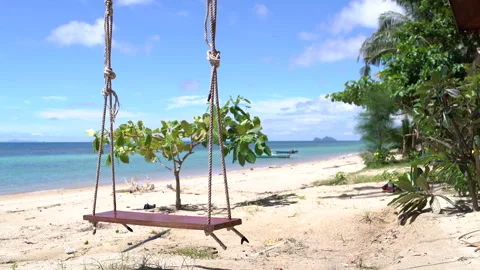 Swing on the beach Video stock 91795173