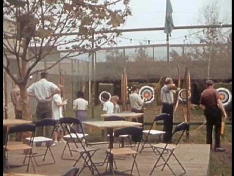 Swing dancing from the 1939 NYC World fair. 動画素材 75098242