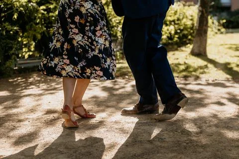 Swing Dancing in the sun rays Foto stock