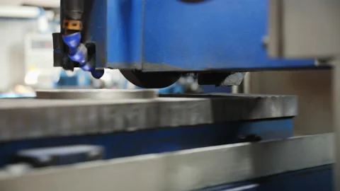 Swinging bench industrial grinding machine  - static camera, close up Video stock 154894903