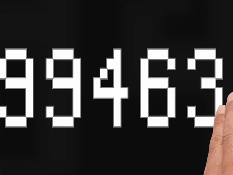 Swipe white numbers on and off screen Video stock 71280505