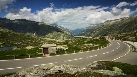 Swiss Alpine Pass 4K Time-lapse - Grimsel Pass Stockbeeldmateriaal 94842183