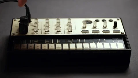 Switching-on of Analog Midi Controller device Stockbeeldmateriaal 72193665