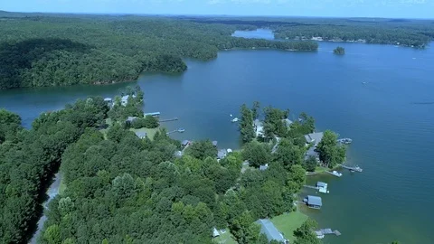 Swooping Down To Lake Martin 库存影片 96360254