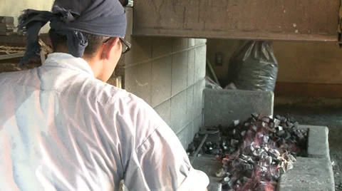 Sword smith Vídeo Stock 32234747