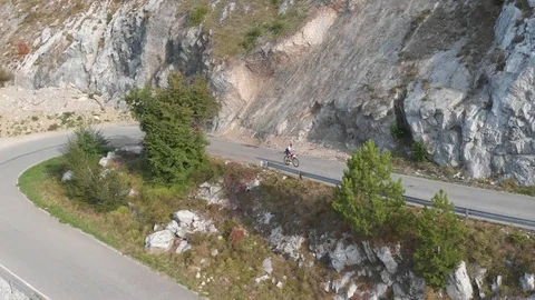 Сycling on a mountain road. Stock Footage 114770423