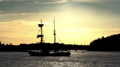 Sydney Harbour Sunset, Reflective waters, City lights, Seaside charm Stock Footage 274477791