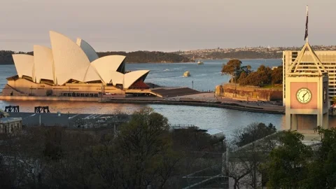 Sydney Opera House and city clock 4K Stock-Footage 159736853