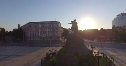 Symbol of Kiev - Monument to Cossack’s commander Bogdan Khmelnitsky . Aerial Stock Footage 57377301