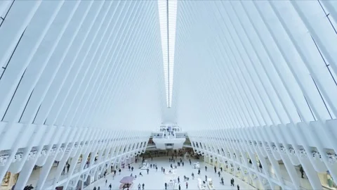 Symmetrical Oculus Interior with White Beams and Crowds Stockbeeldmateriaal 336400850
