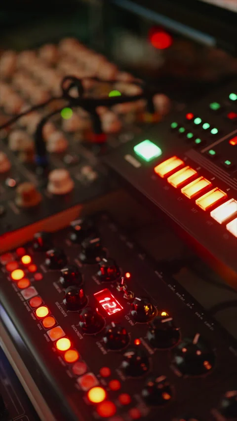 Synthesizers plating in a studio Stock Footage 292546136