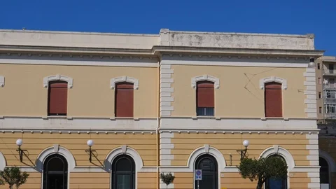 Syracuse railroad station facade pan Видео 113124591