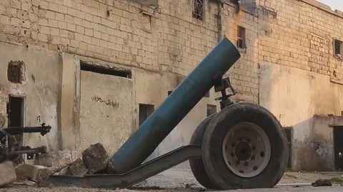 Syria, Aleppo. Shooting from a homemade large-caliber cannon Stock-Footage 169238564