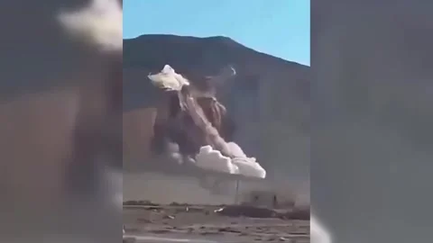Syria: Kurds Tunnel Explosions Trigger Mountain Collapse in Syria Vídeos de archivo 344651012