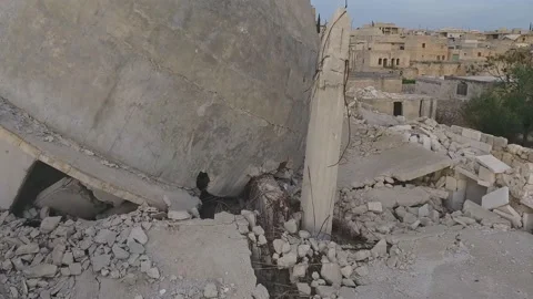 Syria, war-torn city of Holmes, a flight near the destroyed mosque. 動画素材 106941560
