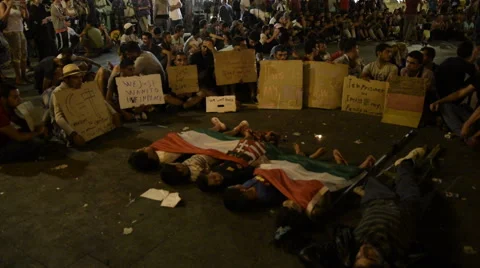 Syrian migrants protest in Hungary Stock Footage 54273510