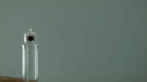 Syringe dose_Not B&amp;W Vidéo 71194271