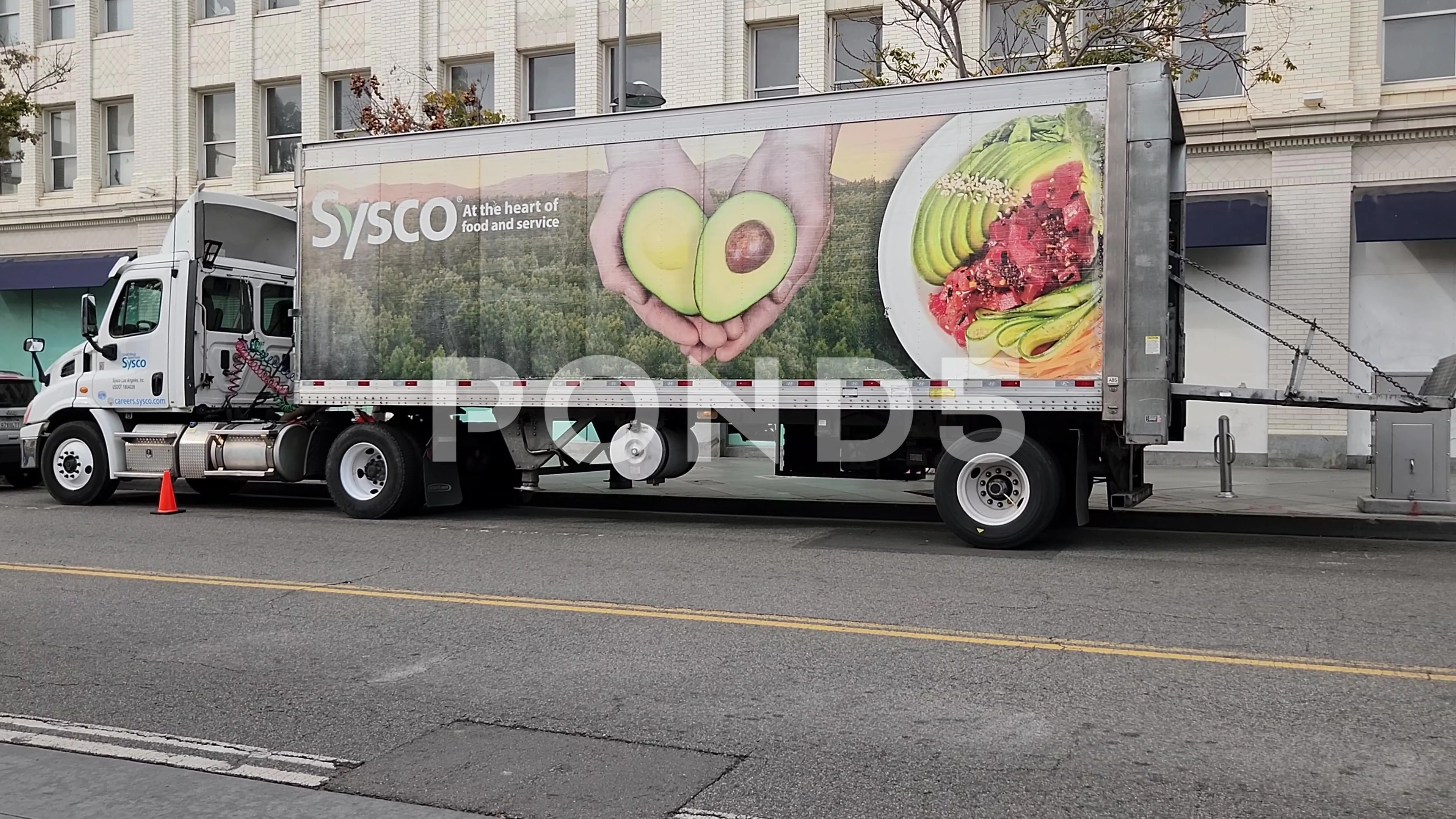 Sysco Seattle - Food Distributor & Restaurant Supplies Sysco Food Delivery Truck