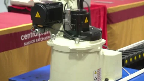 System automation product modern process assembly movement installation robot Video stock 334587097