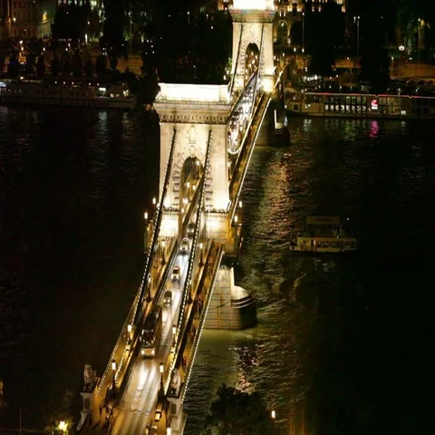 Szechenyi Bridge through Danube in Budapest Video stock 69550607