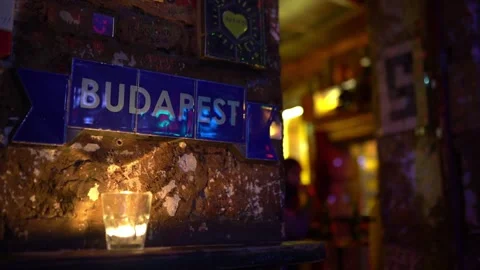 Szimpla Kert ruin pub in Budapest Видео 233070750