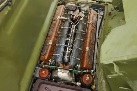 T-72 tank engine, view from open maintenance hatch. Foto stock