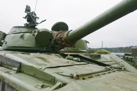 T-72 tank testing at proving ground overall view with hull and turret details Foto stock