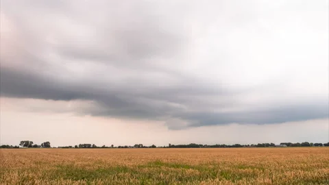 T lapse cloude Stock Footage 137529328