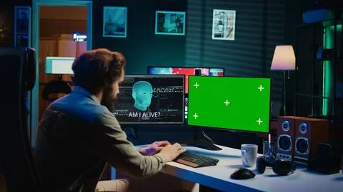 T professional speaking with artificial intelligence on chroma key PC Foto stock