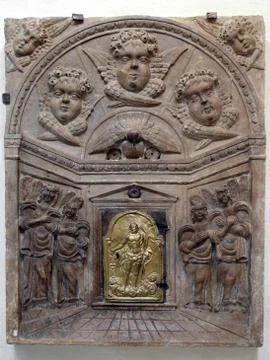 Tabernacle surrounded by bas-relief in the Diocesan museum of Larino Foto stock