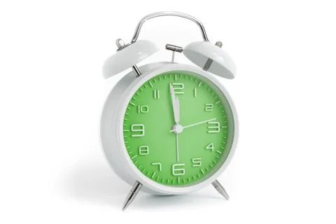 Table alarm clock with time 1 minute to 12 hours with green clock face, 11.59 Foto stock