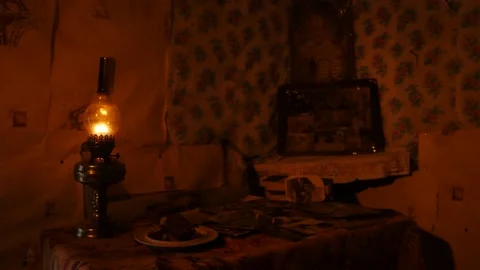 Table and lamp in old house Stock-Footage 170348239