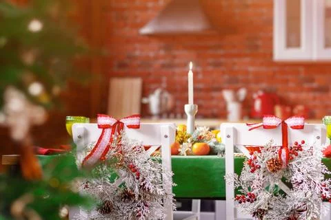 Table decor tablecloth set of dishes cutlery Christmas red-green stylish home Stock-Fotos